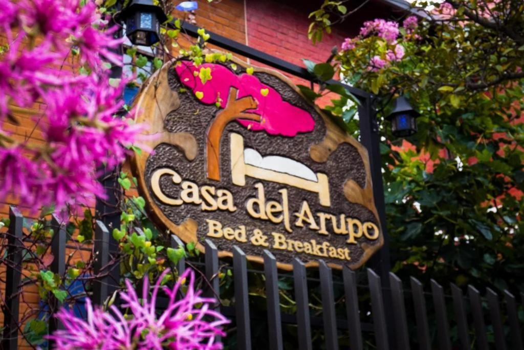Casa Del Arupo Hostel Quito Exterior photo
