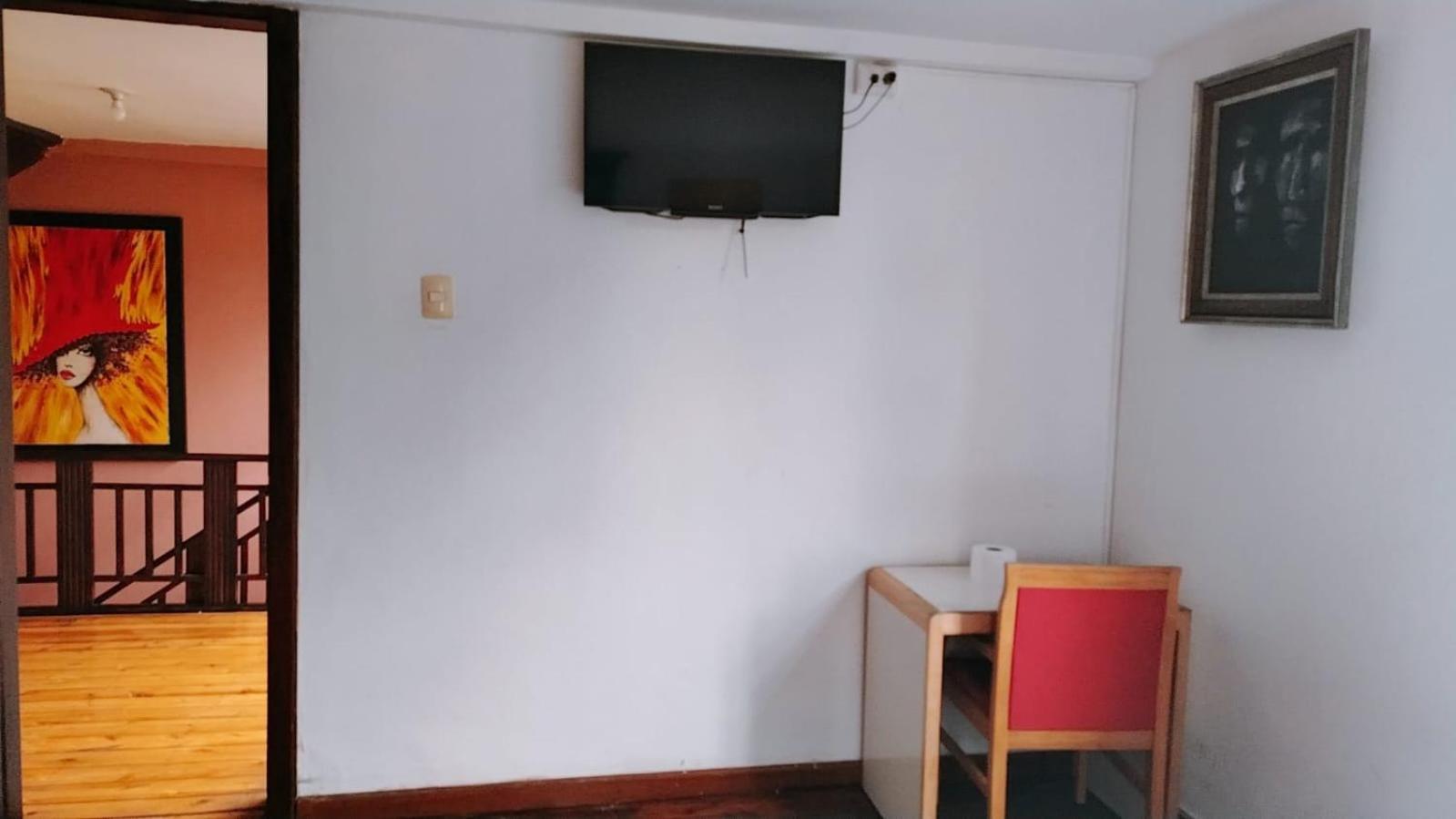 Casa Del Arupo Hostel Quito Exterior photo